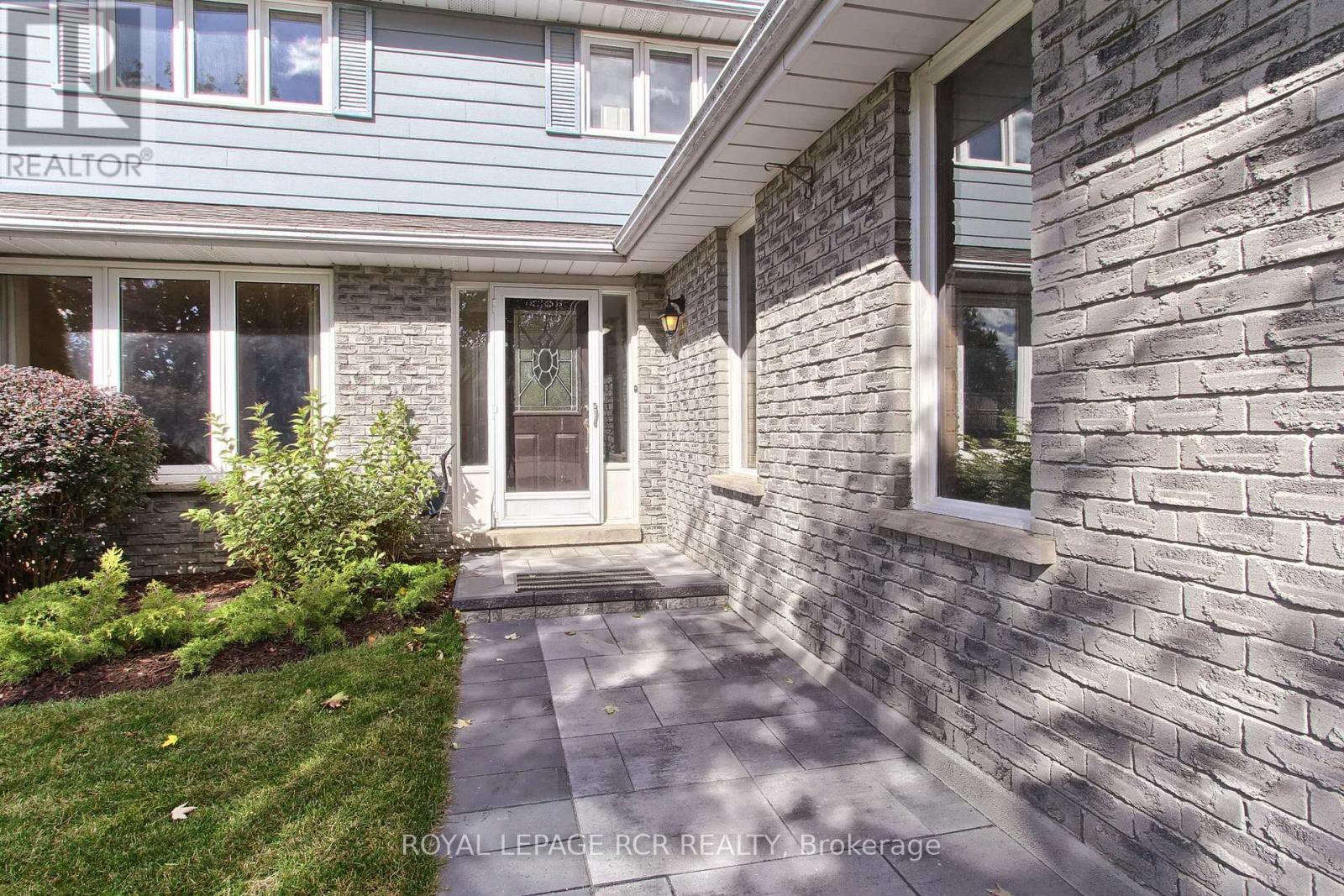 43 CROWN CRESCENT - 4