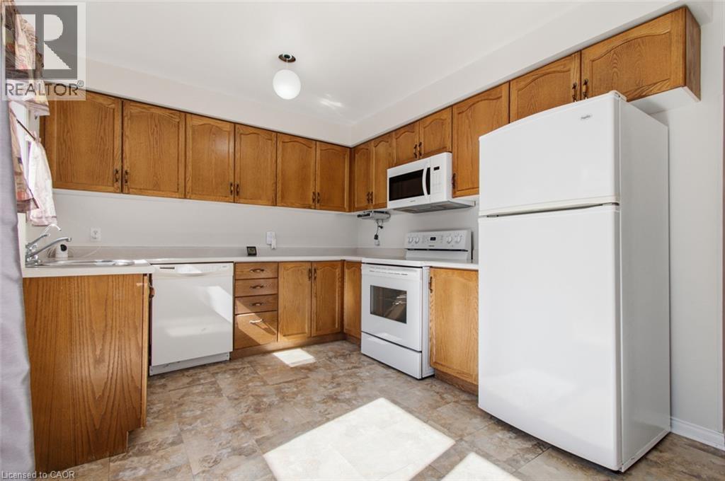 23 MADISON Court W, Welland — photo 4