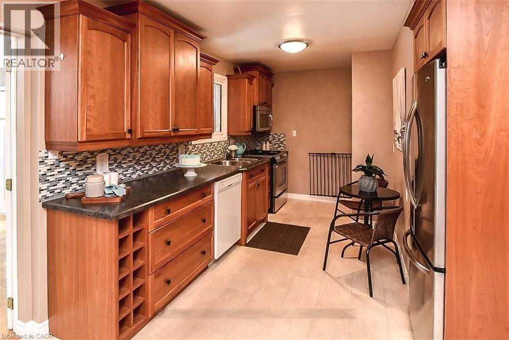 23 Woodsview Avenue — photo 7