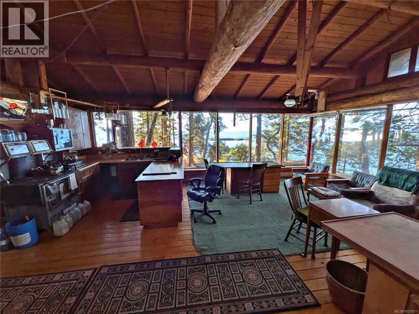 3 Grant Rd, Lasqueti Island - Image 1