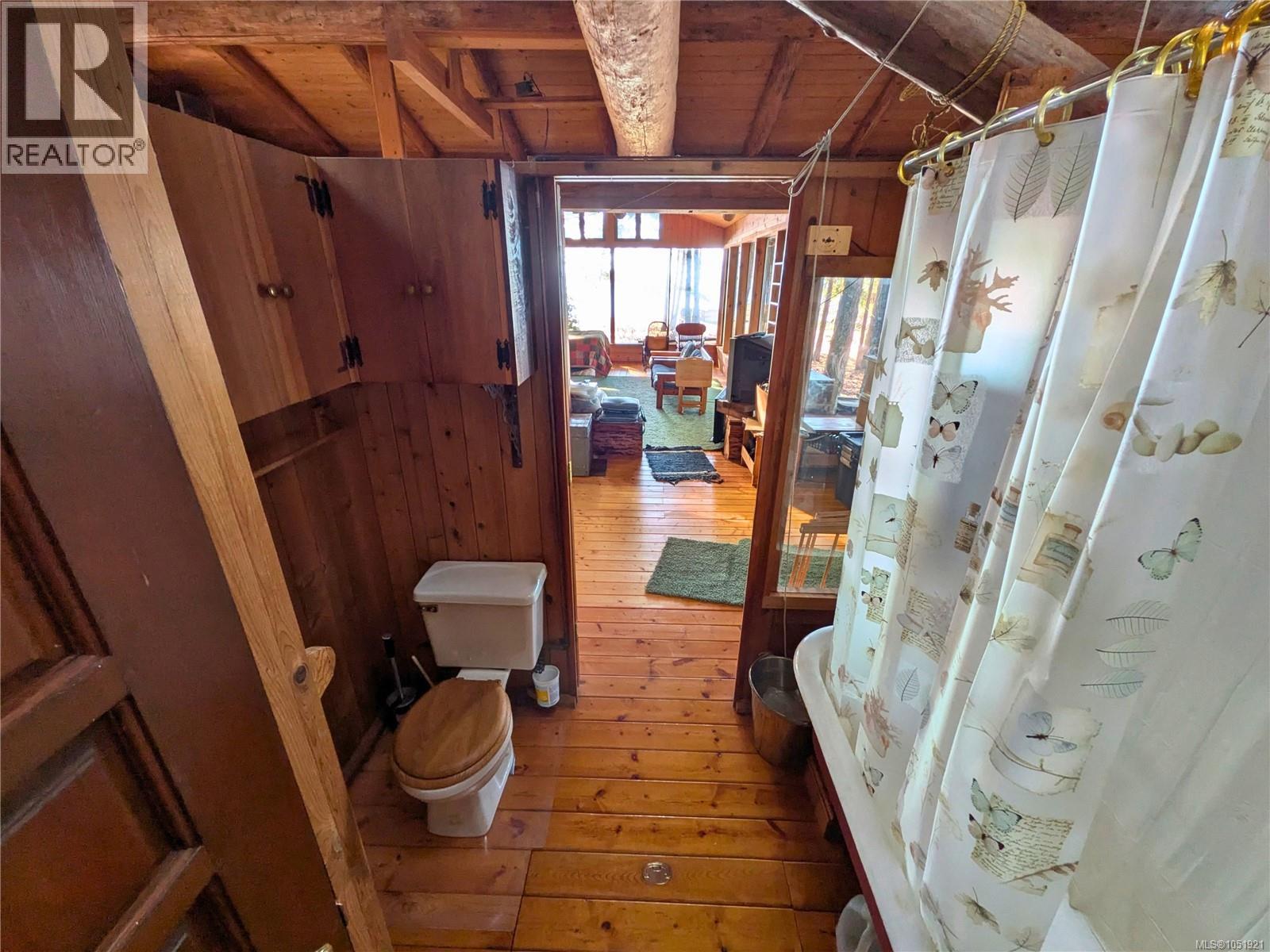 3 Grant Rd, Lasqueti Island - Image 1