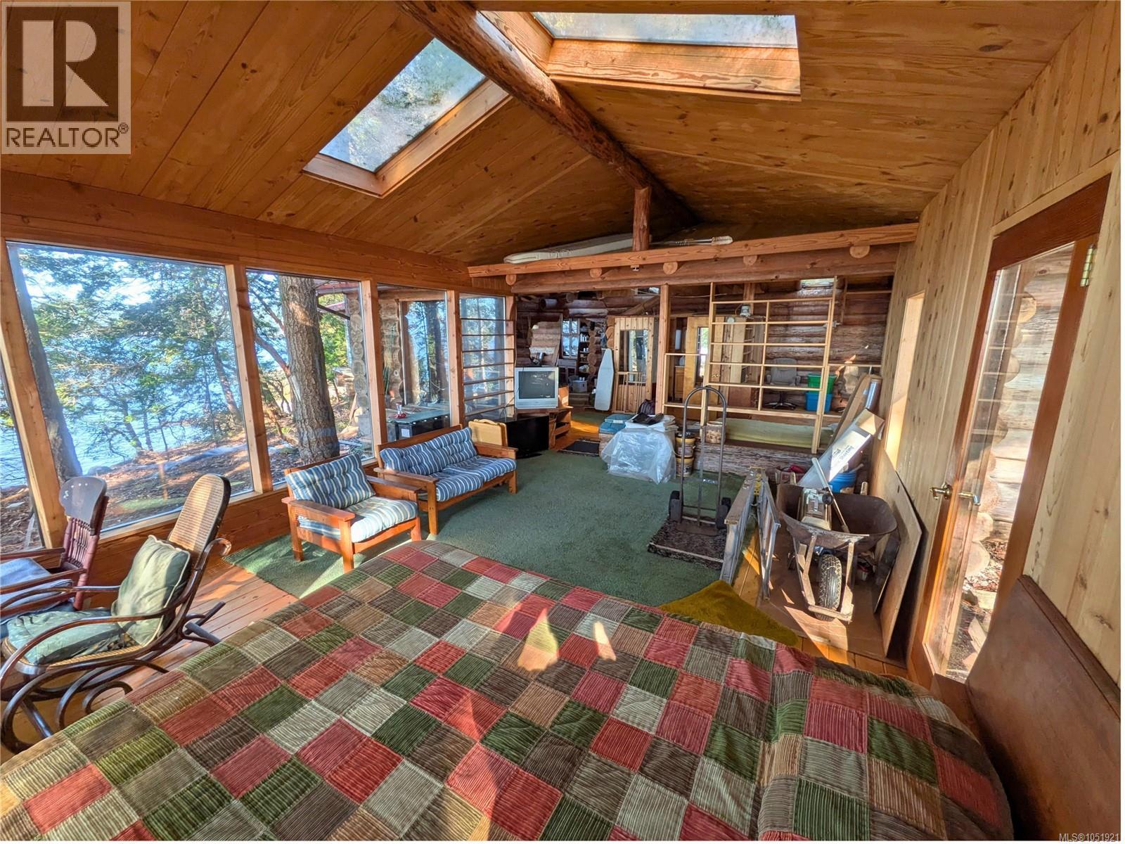3 Grant Rd, Lasqueti Island - Image 1