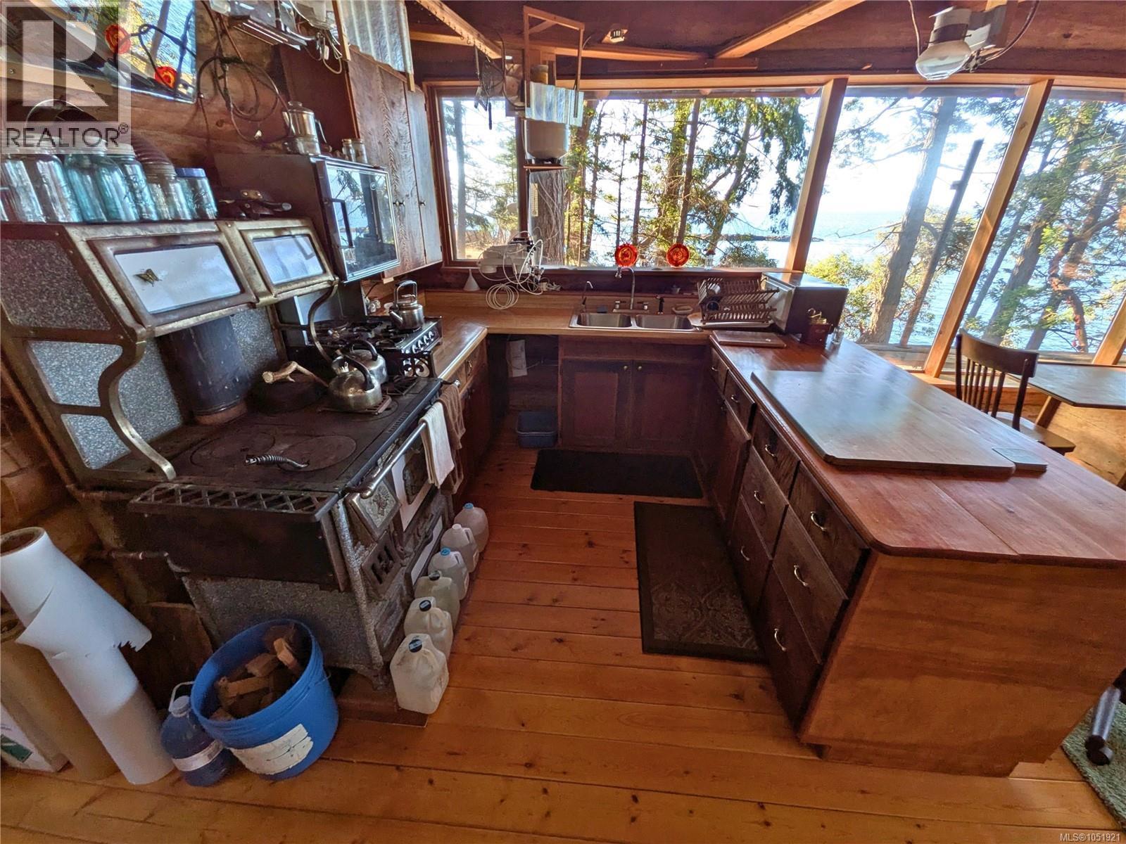 3 Grant Rd - 34