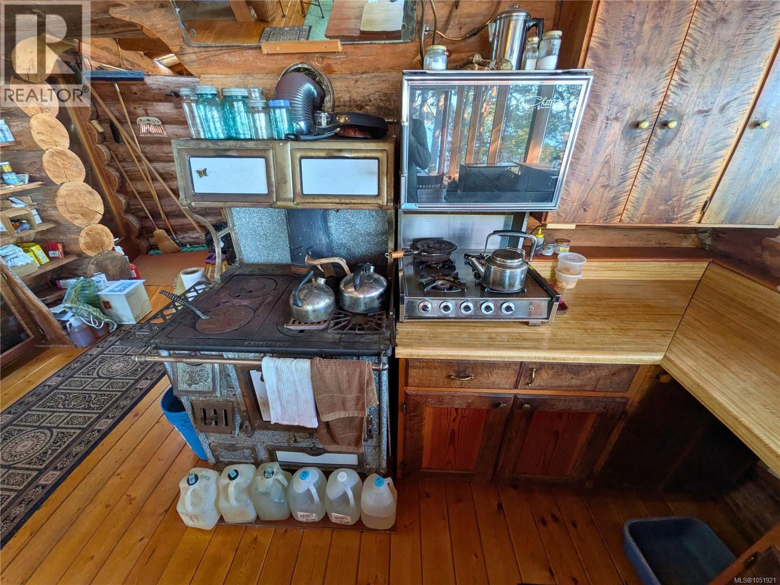 3 Grant Rd - 35