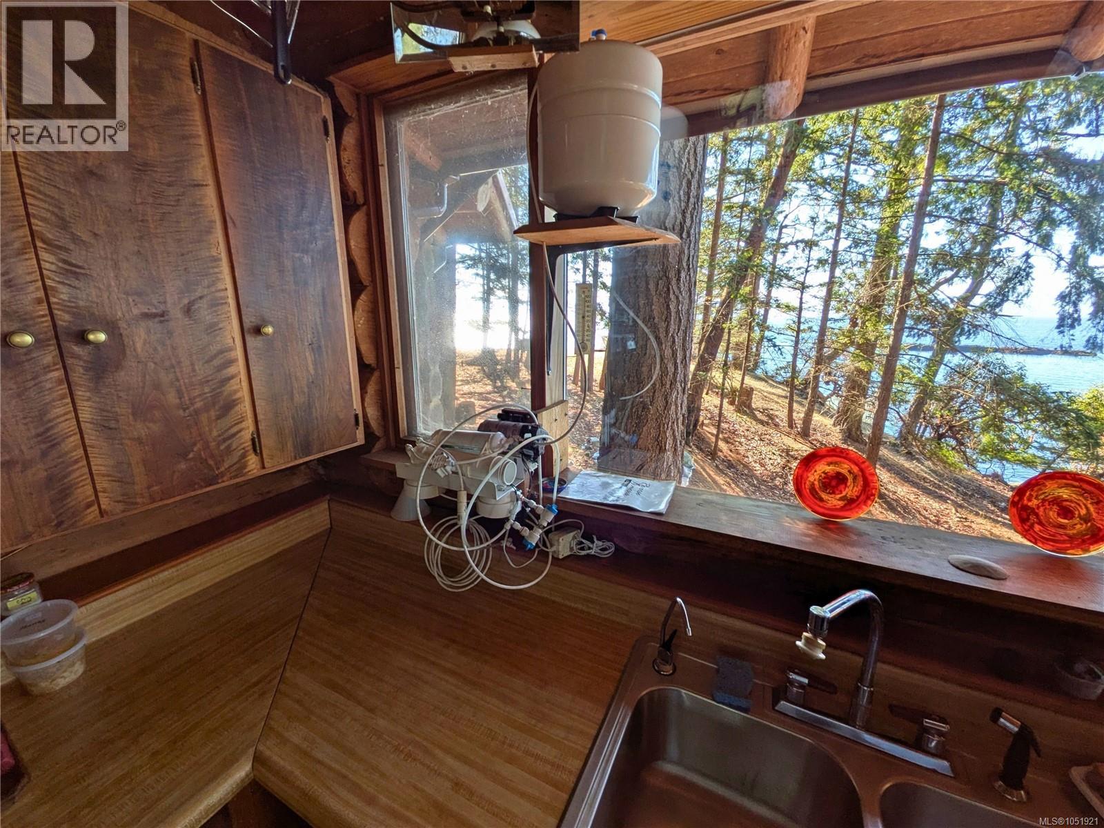 3 Grant Rd - 36