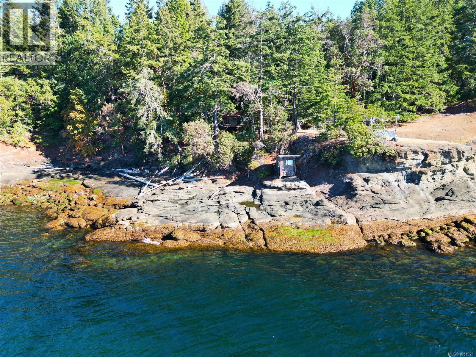 3 Grant Rd, Lasqueti Island - Image 1
