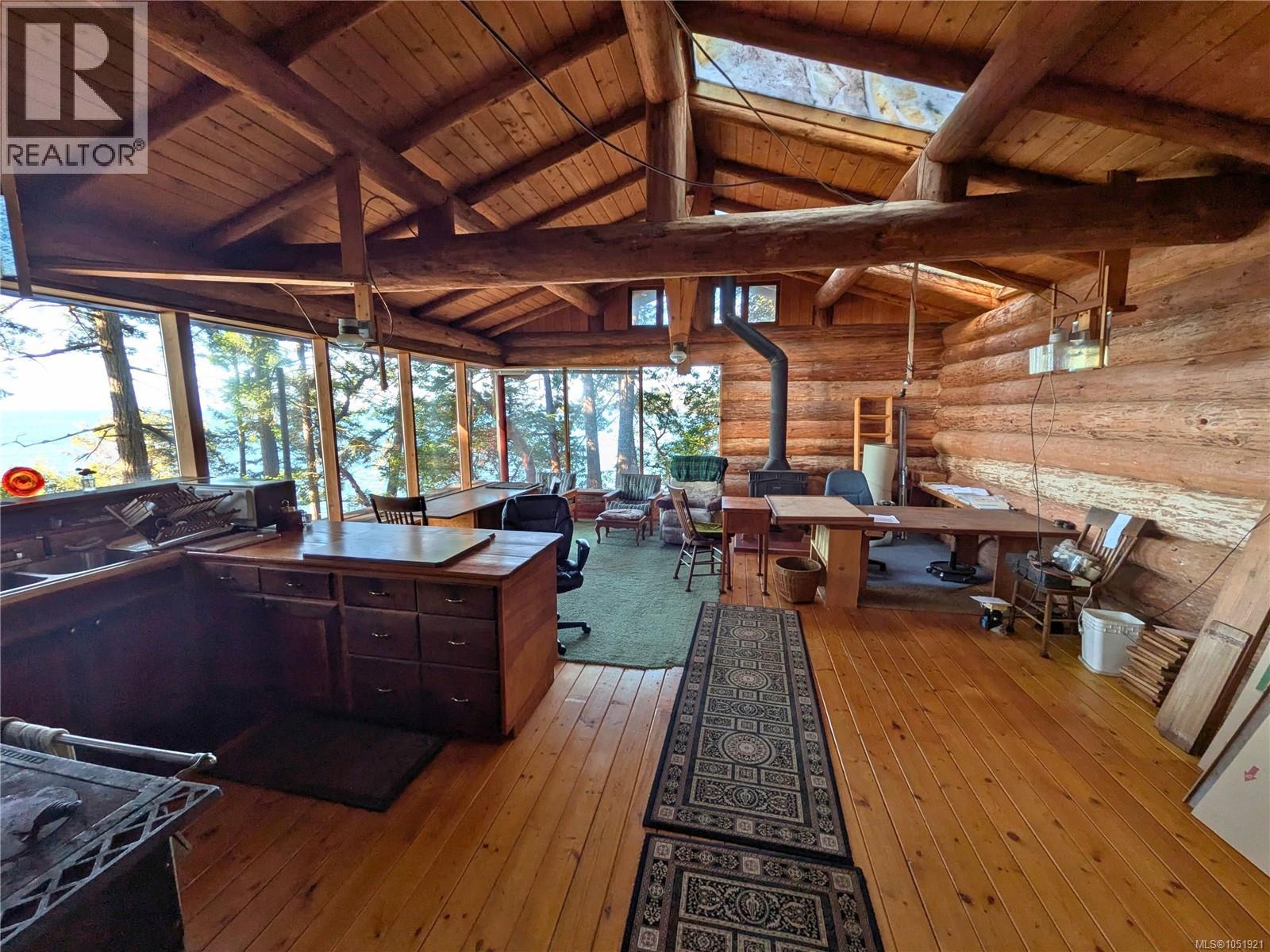 3 Grant Rd, Lasqueti Island - Image 1