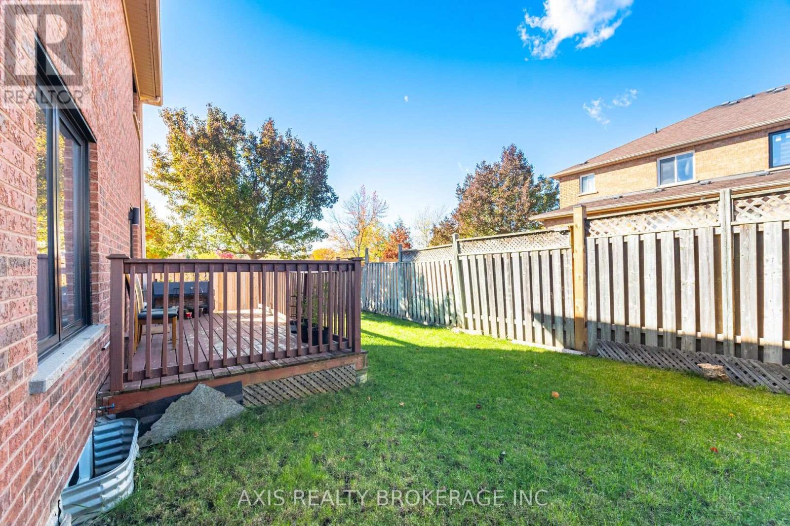 2 Queen Mary Drive — photo 47