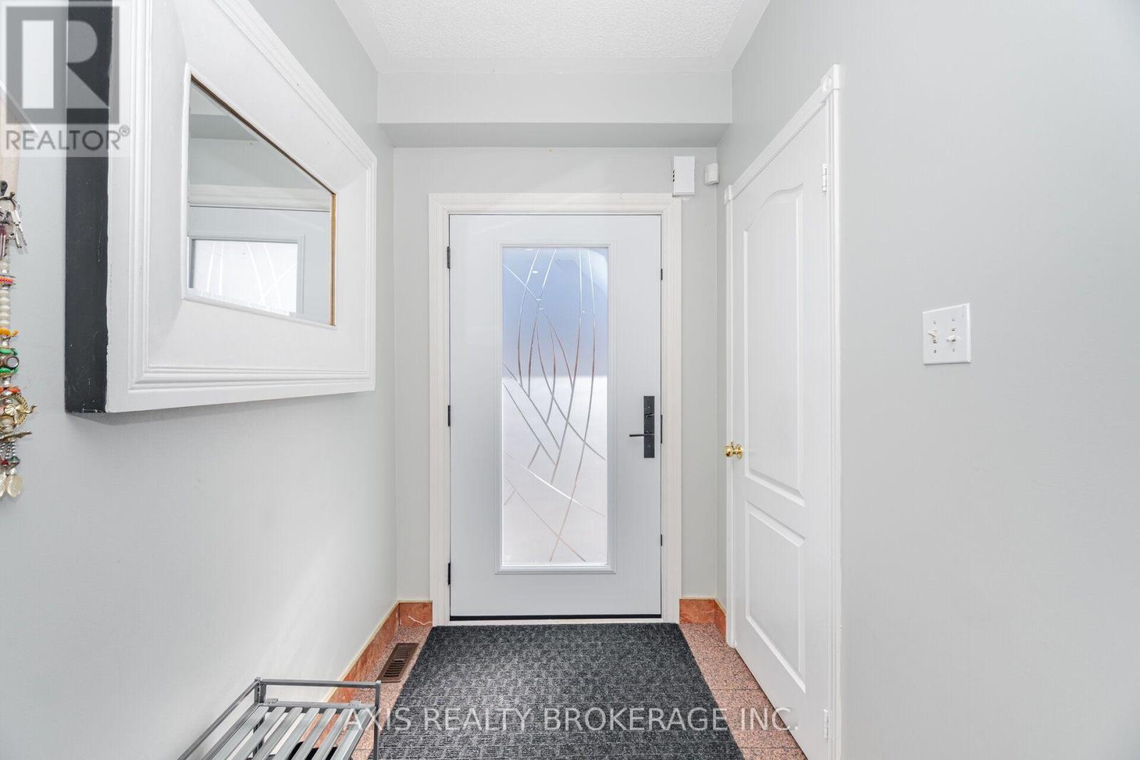 2 QUEEN MARY DRIVE, Brampton (Fletcher's Meadow) — photo 5