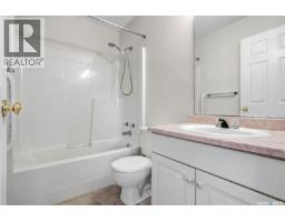 8126 Sherwood Drive, Regina, SK S4Y1J6 Photo 17