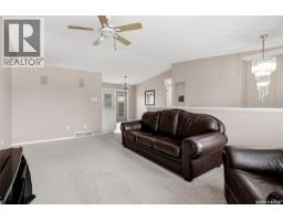 Primary Bedroom - 8126 Sherwood Drive, Regina, SK S4Y1J6 Photo 6