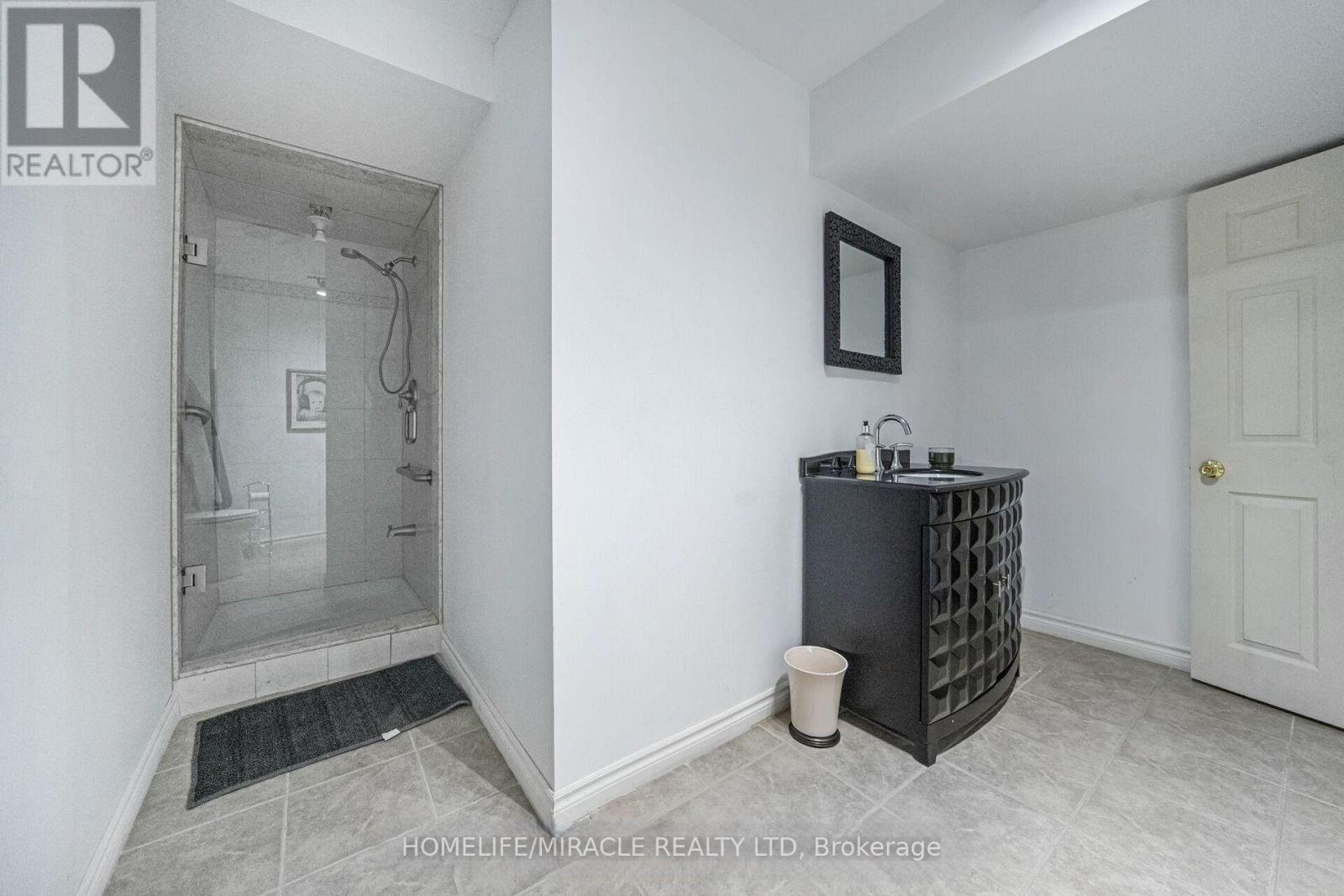 24 Haywood Drive — photo 40