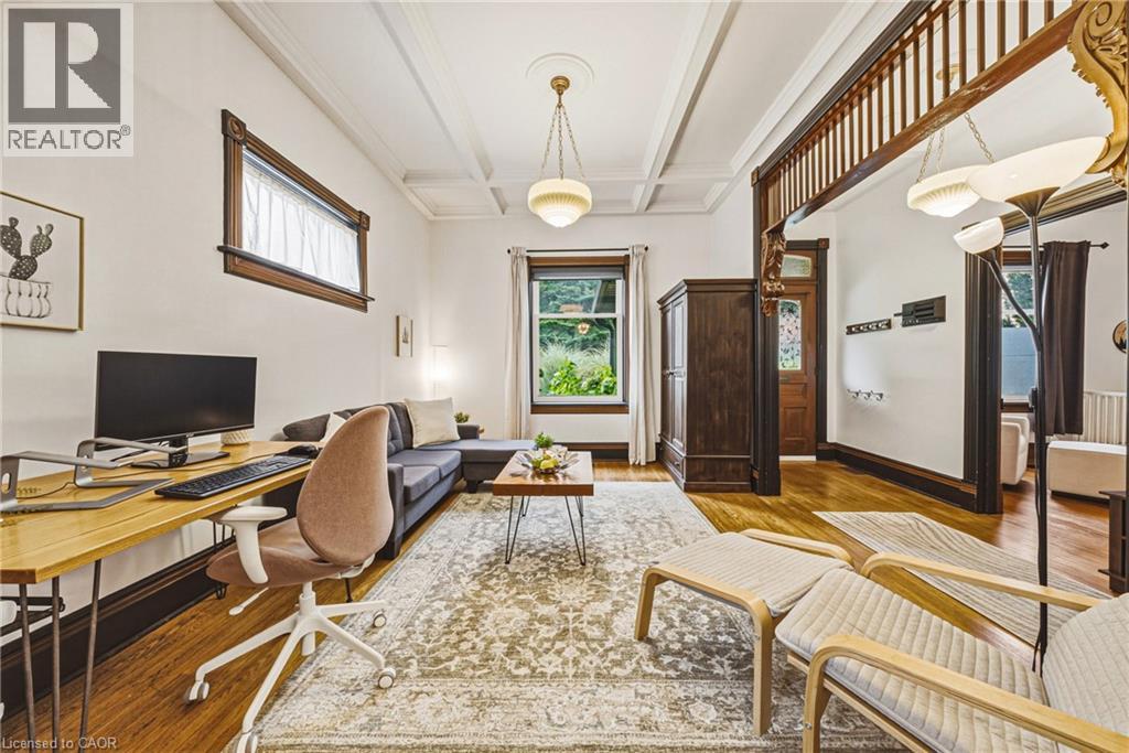103 Courtney Street — photo 7