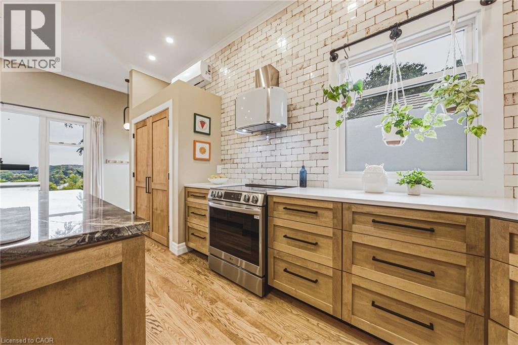 103 Courtney Street — photo 12