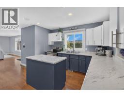 Kitchen - 5113 27 Avenue, Vernon, BC V1T6L2 Photo 7