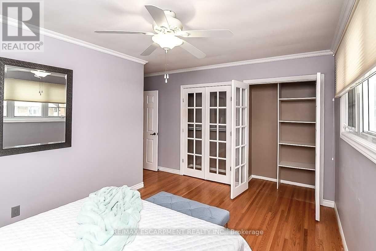 23 Woodsview Avenue West — photo 16