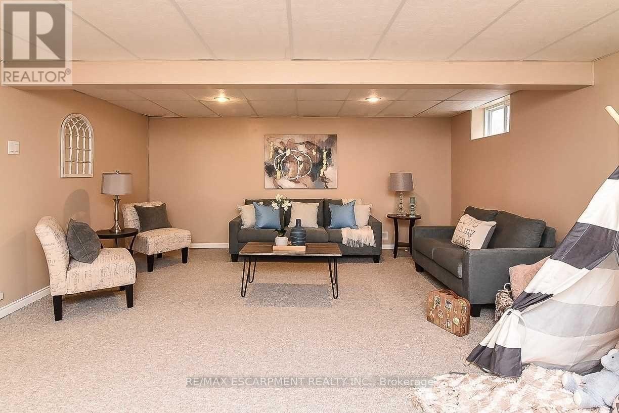 23 Woodsview Avenue West — photo 23