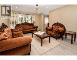 707 Malvern Drive NE - photo 4