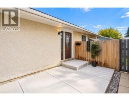 707 Malvern Drive NE - photo 2