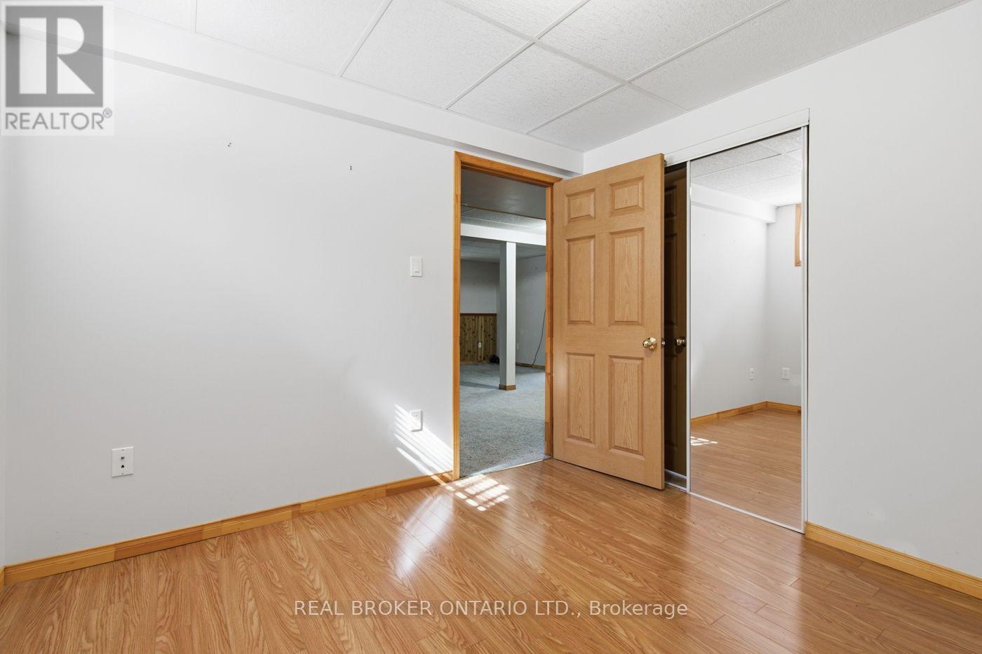 23 MADISON COURT W - 33