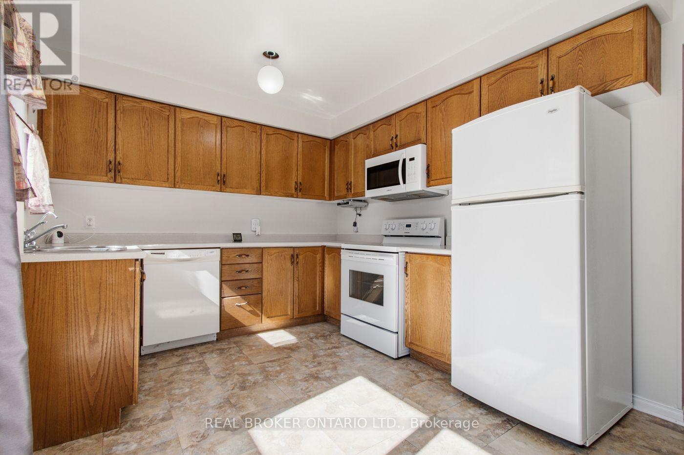 23 MADISON COURT W - 5