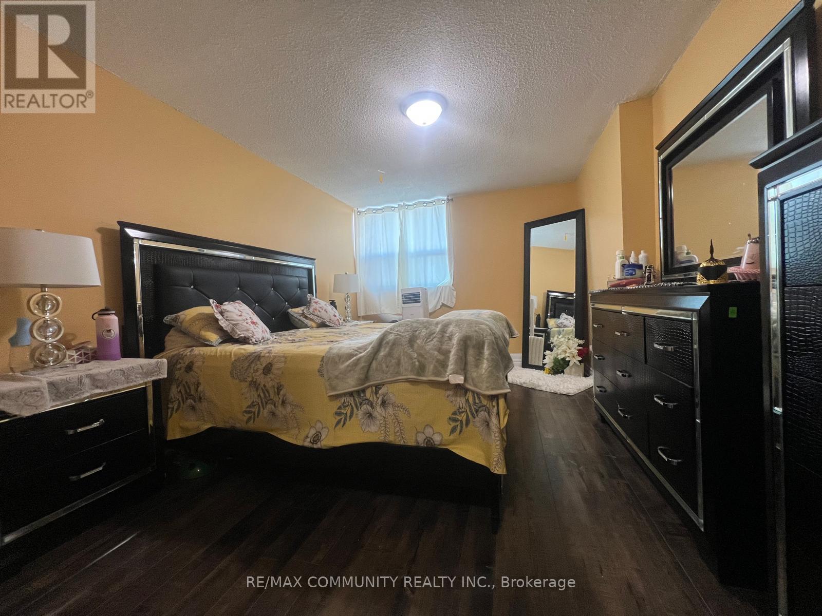 #1008 100 WINGARDEN COURT - 14