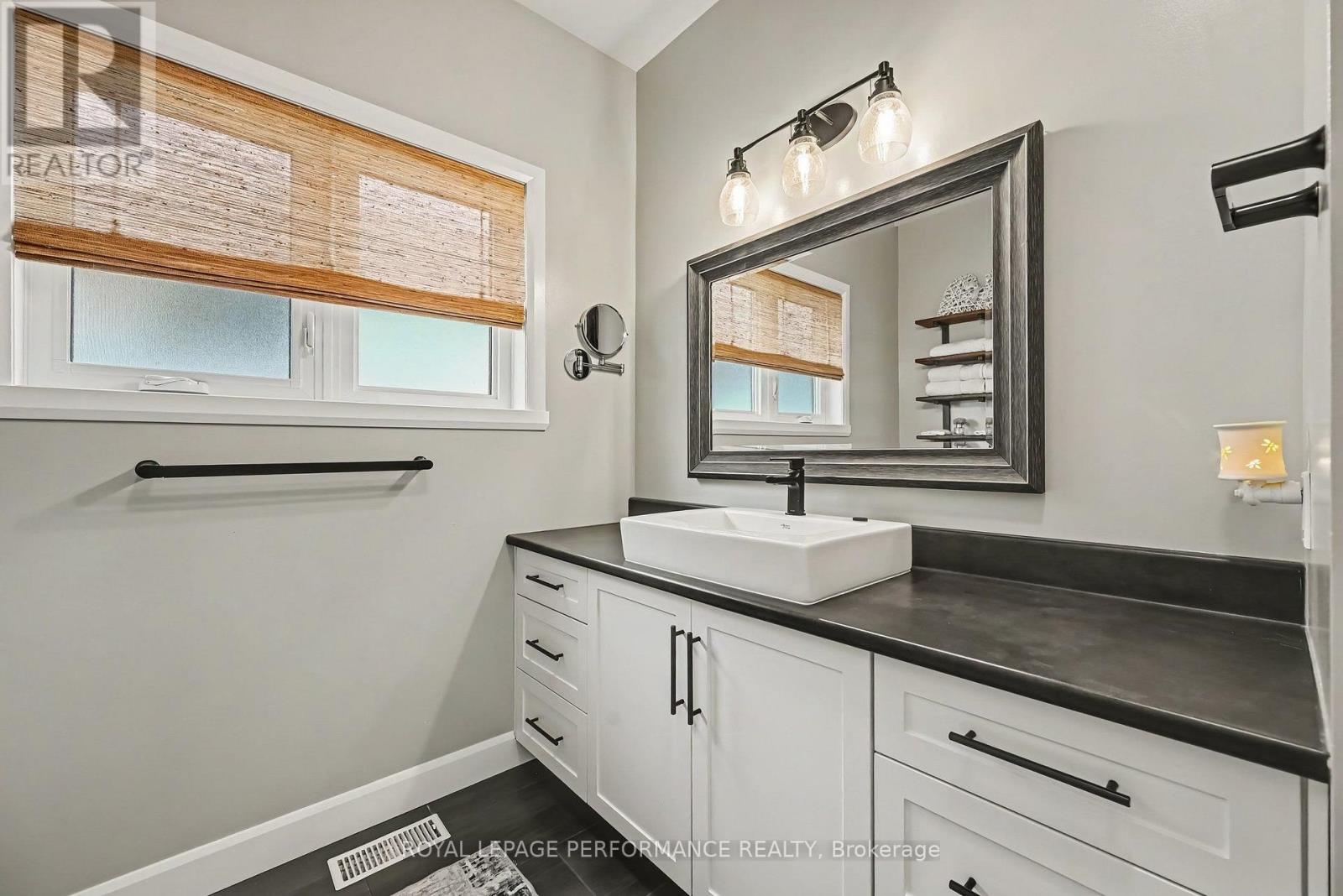 234 BELLWOOD DRIVE - 22