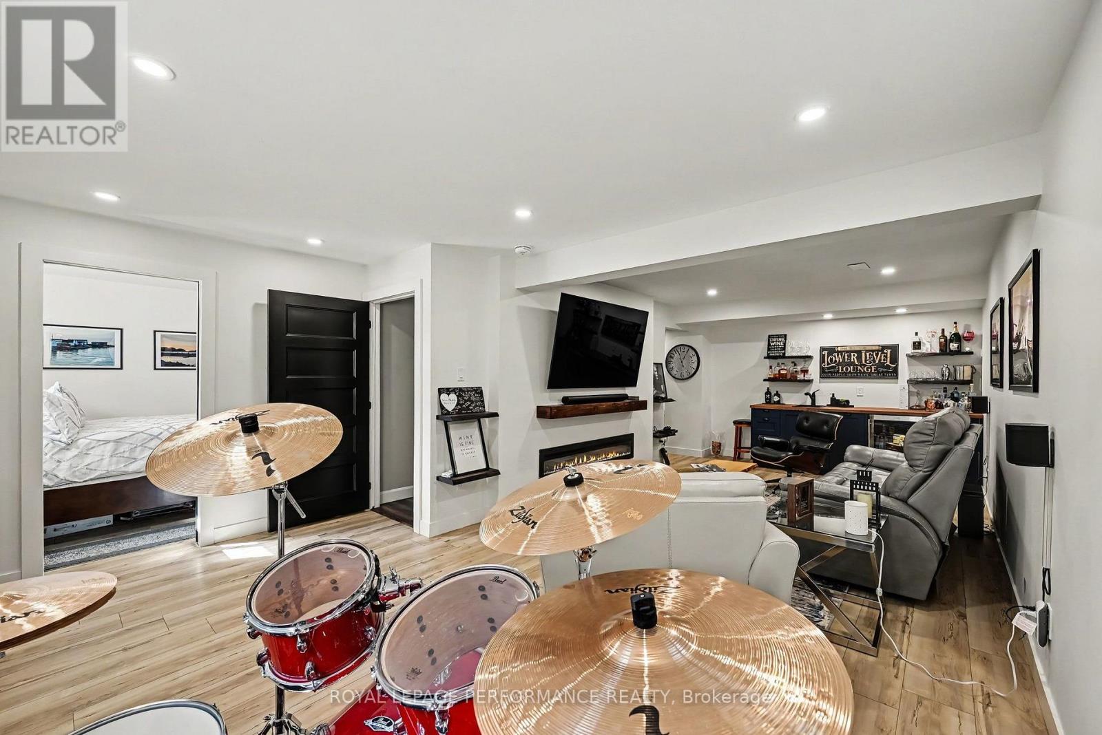 234 BELLWOOD DRIVE - Image 28