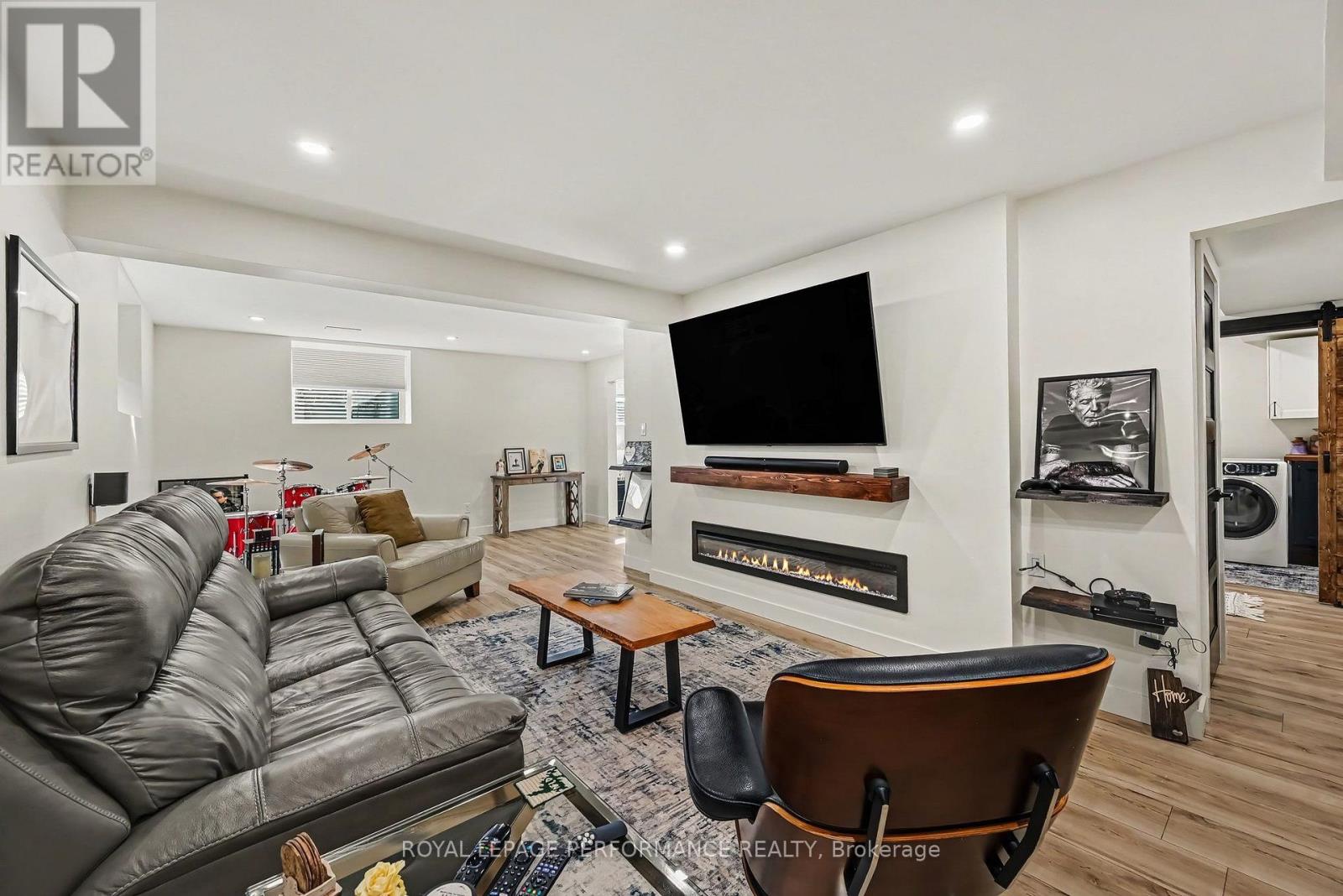 234 BELLWOOD DRIVE - 29