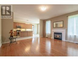 Living room - 6 Pheasant Run, Bracebridge, ON P1L0A9 Photo 6