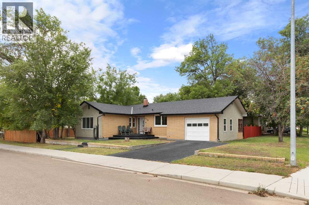 410 4 Avenue SW - 1