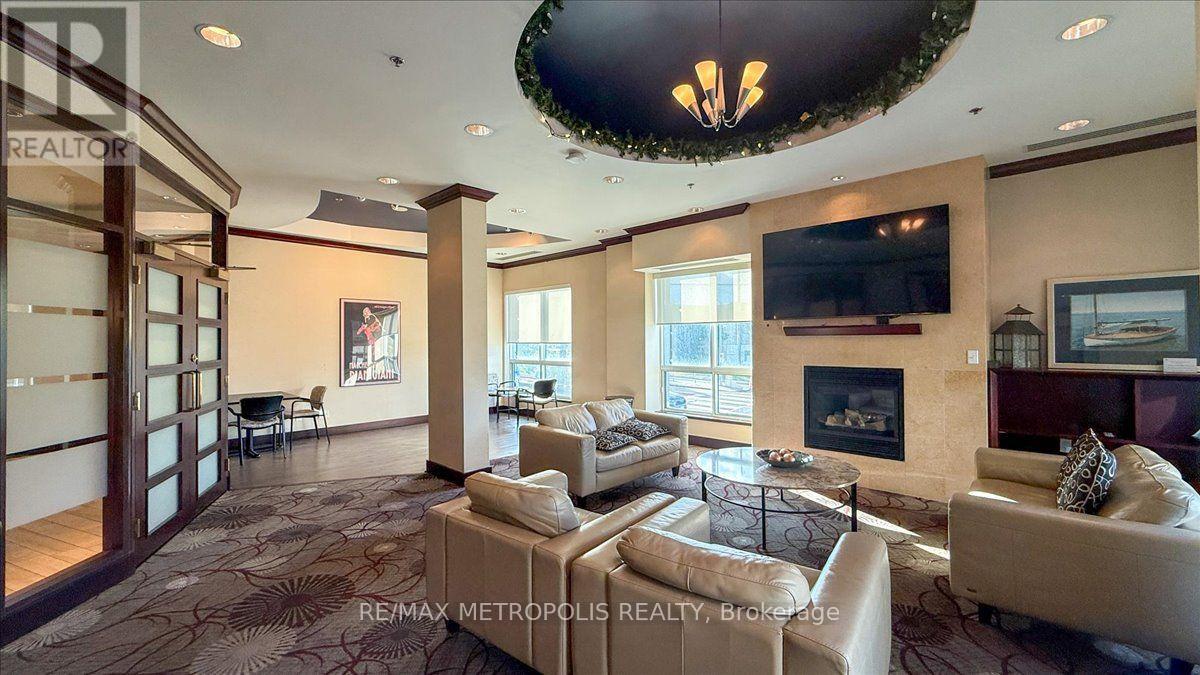 2111 Lake Shore Boulevard West — photo 45