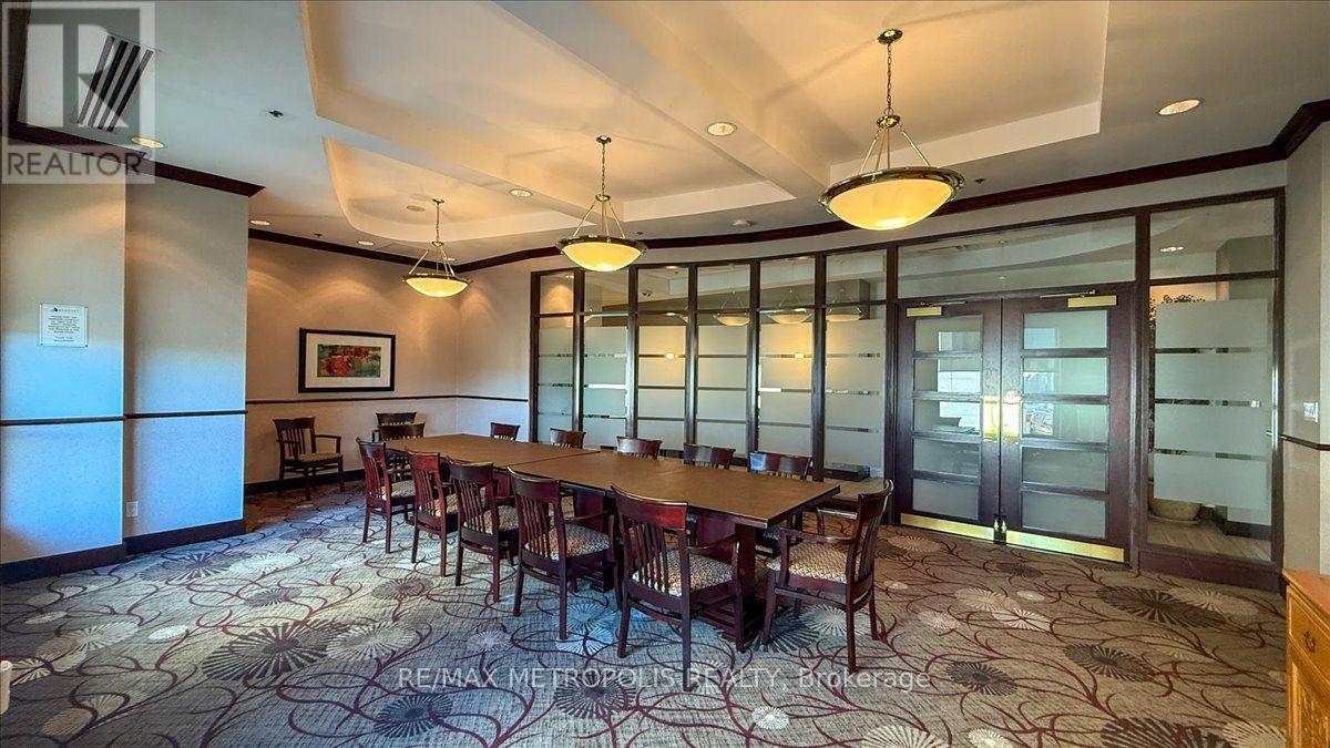 2111 Lake Shore Boulevard West — photo 47