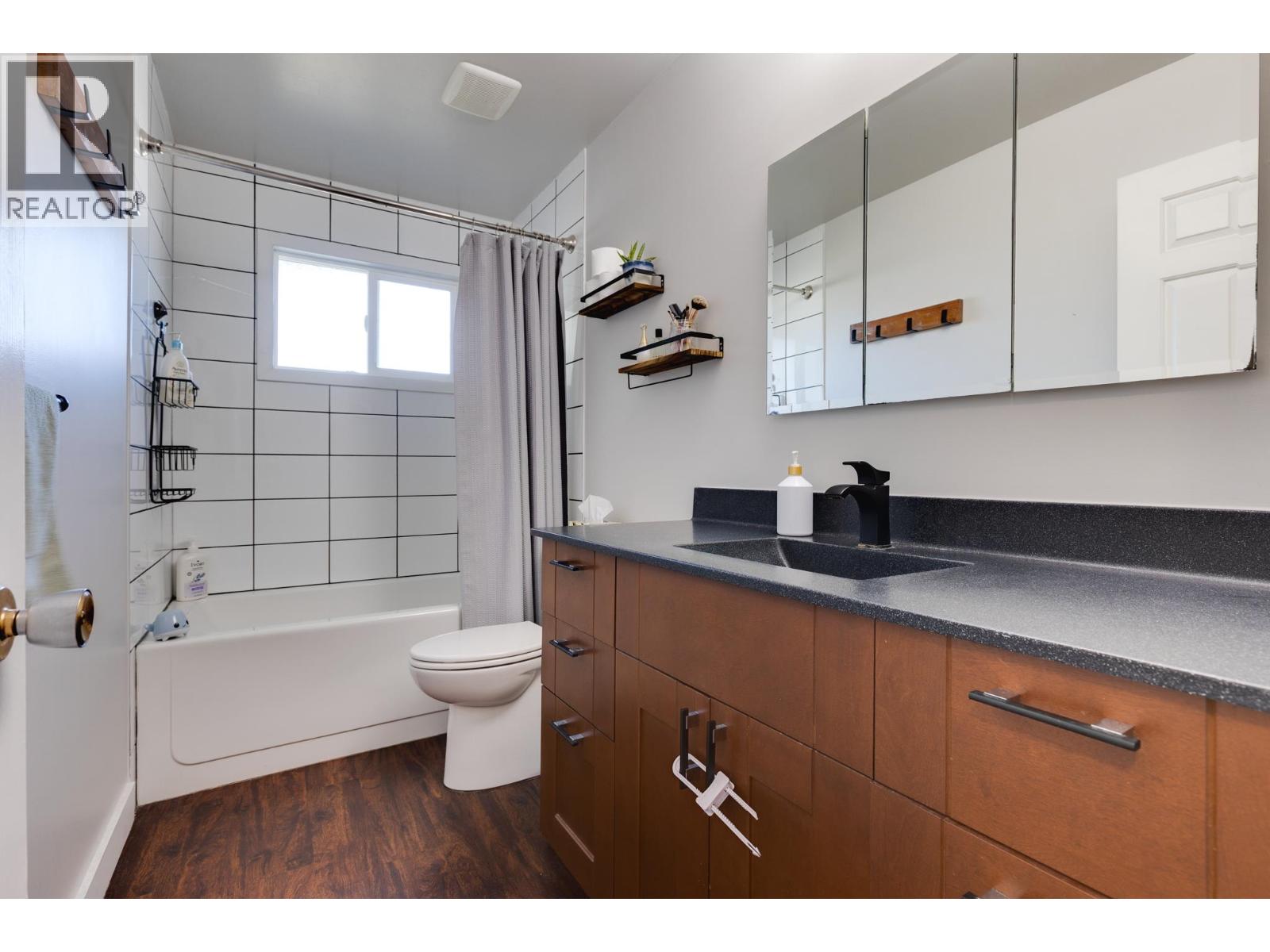 195 PORTAGE STREET - 20