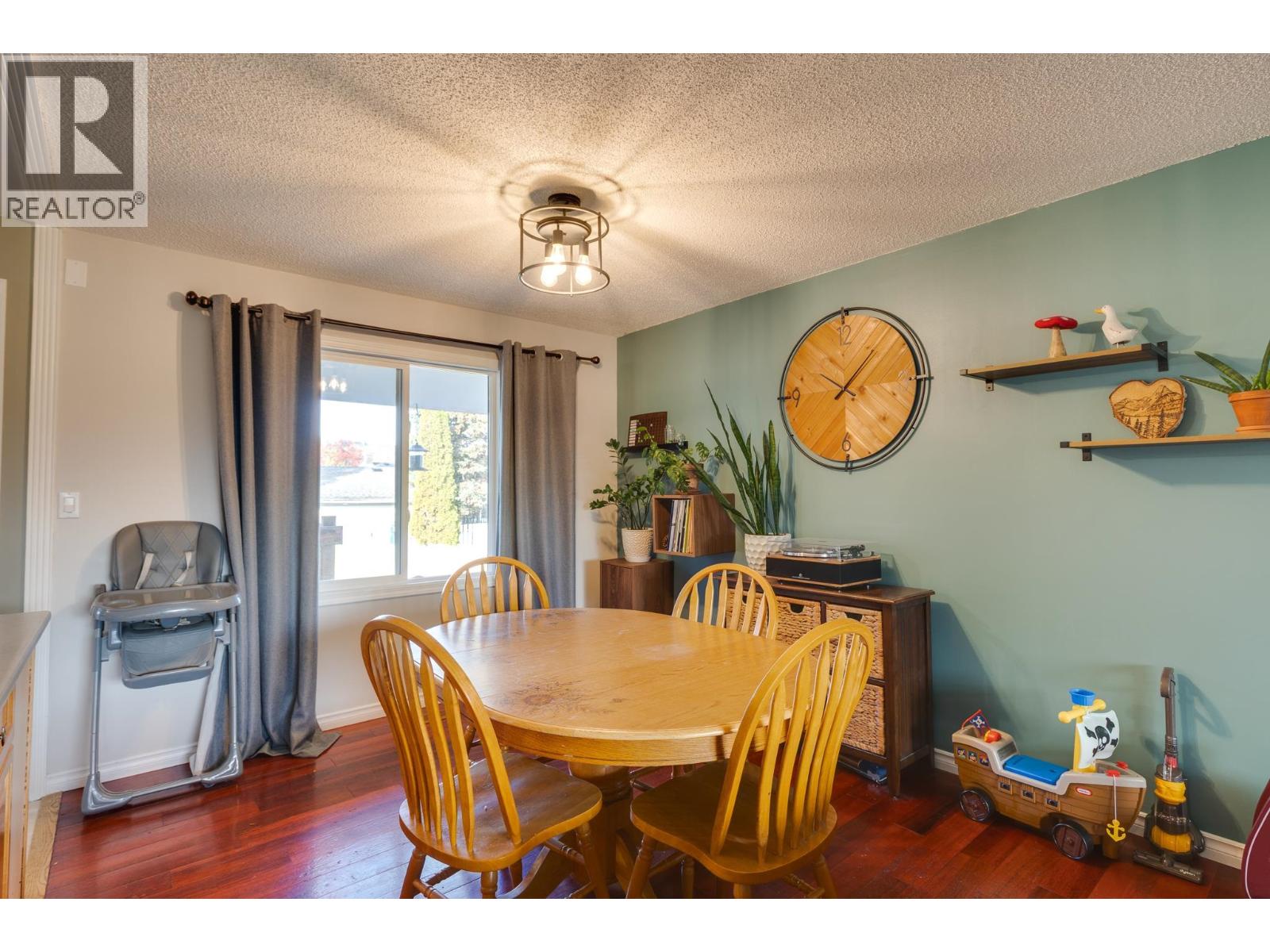 195 PORTAGE STREET - 9