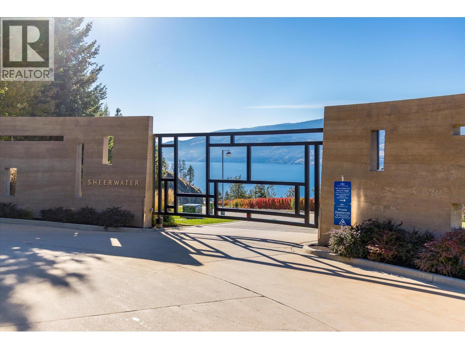 8 180 Sheerwater Court, Kelowna