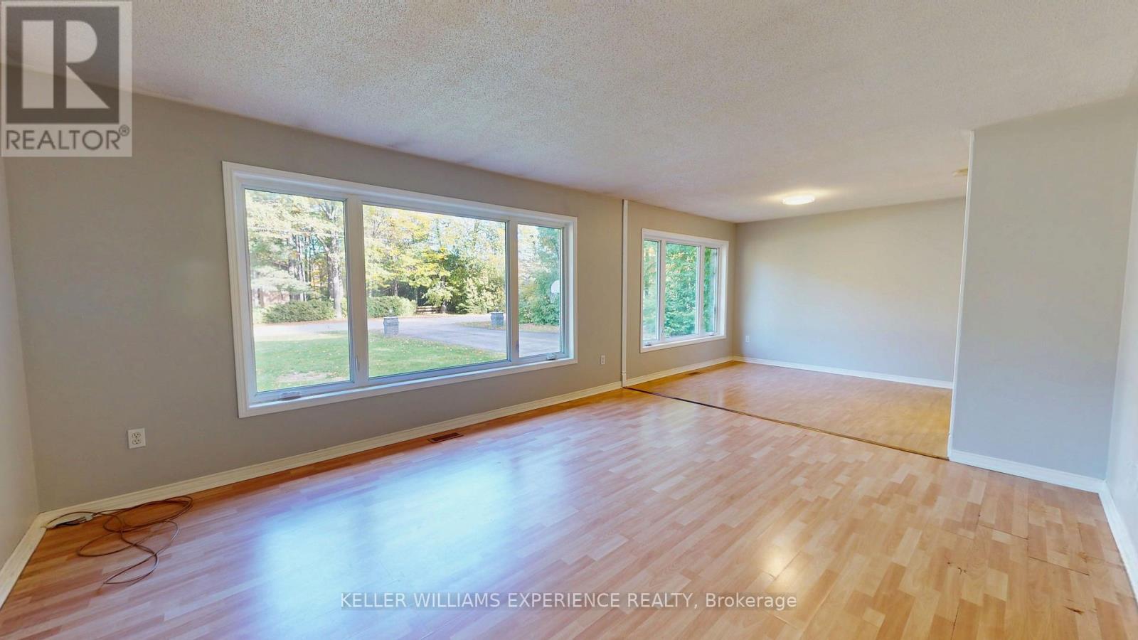 135 CATHERINE STREET W - 4
