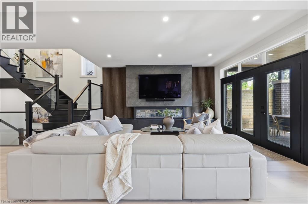 14 BERGENSTEIN Crescent - Image 17