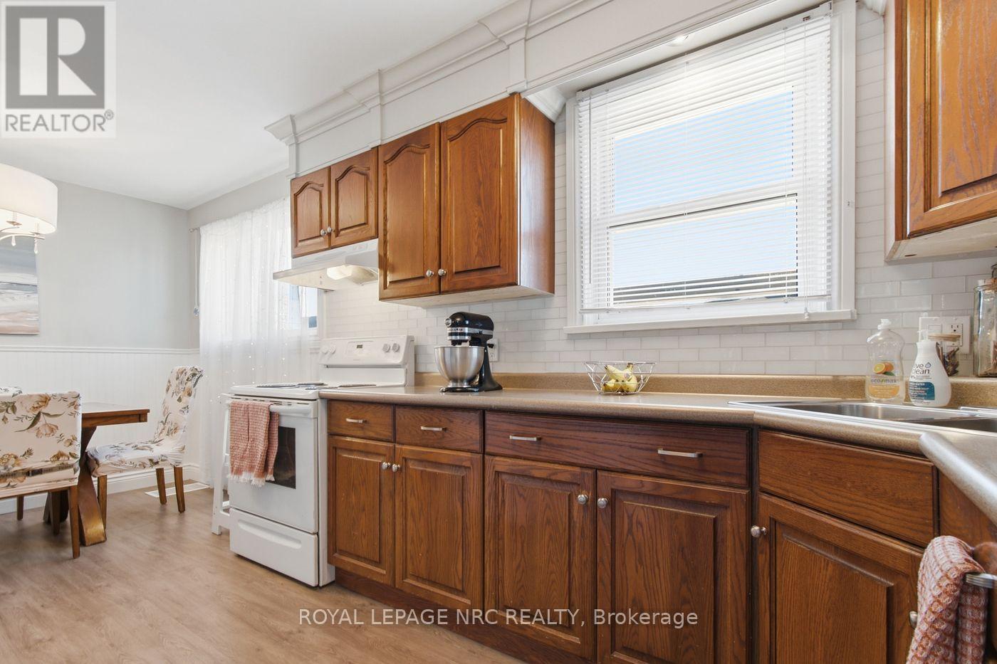 113 Lyons Avenue — photo 16