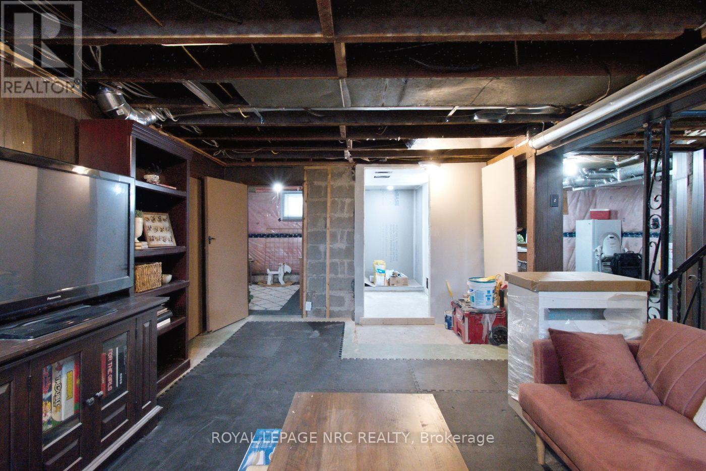 113 LYONS AVENUE - 35