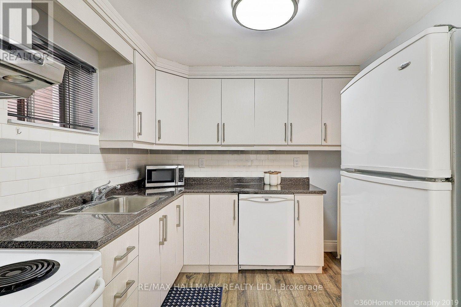 3 COSBURN AVENUE, Toronto (Broadview North) — photo 10