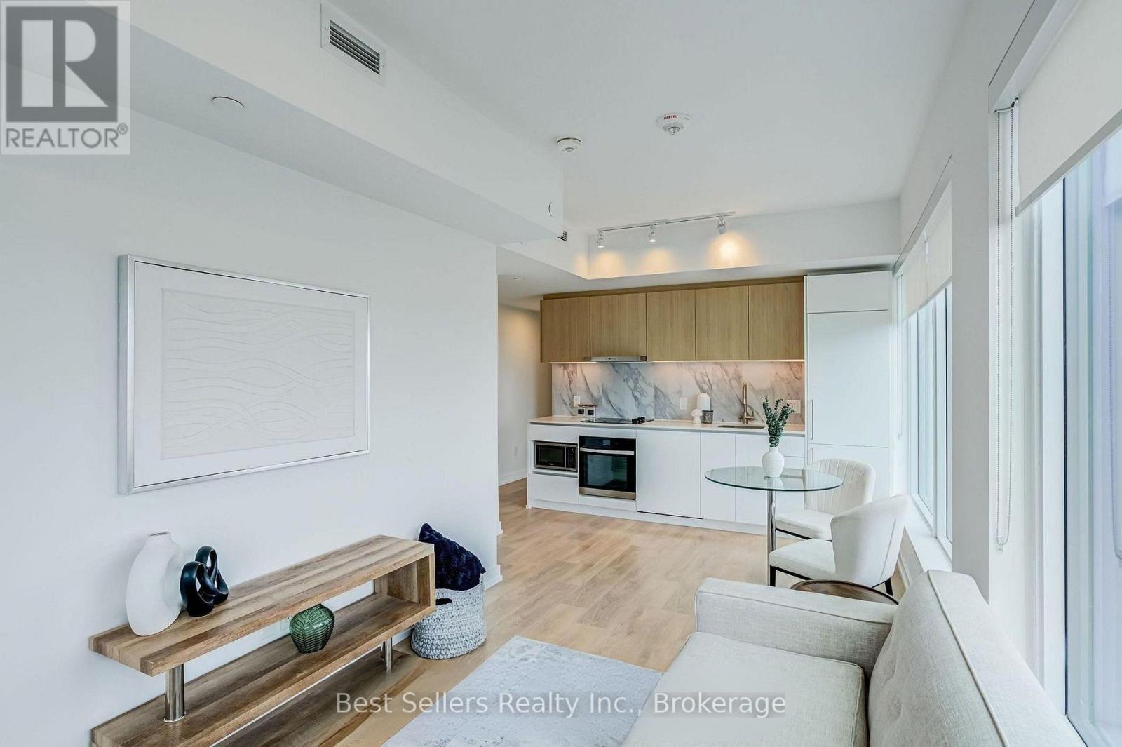 1100 Sheppard Avenue West — photo 13