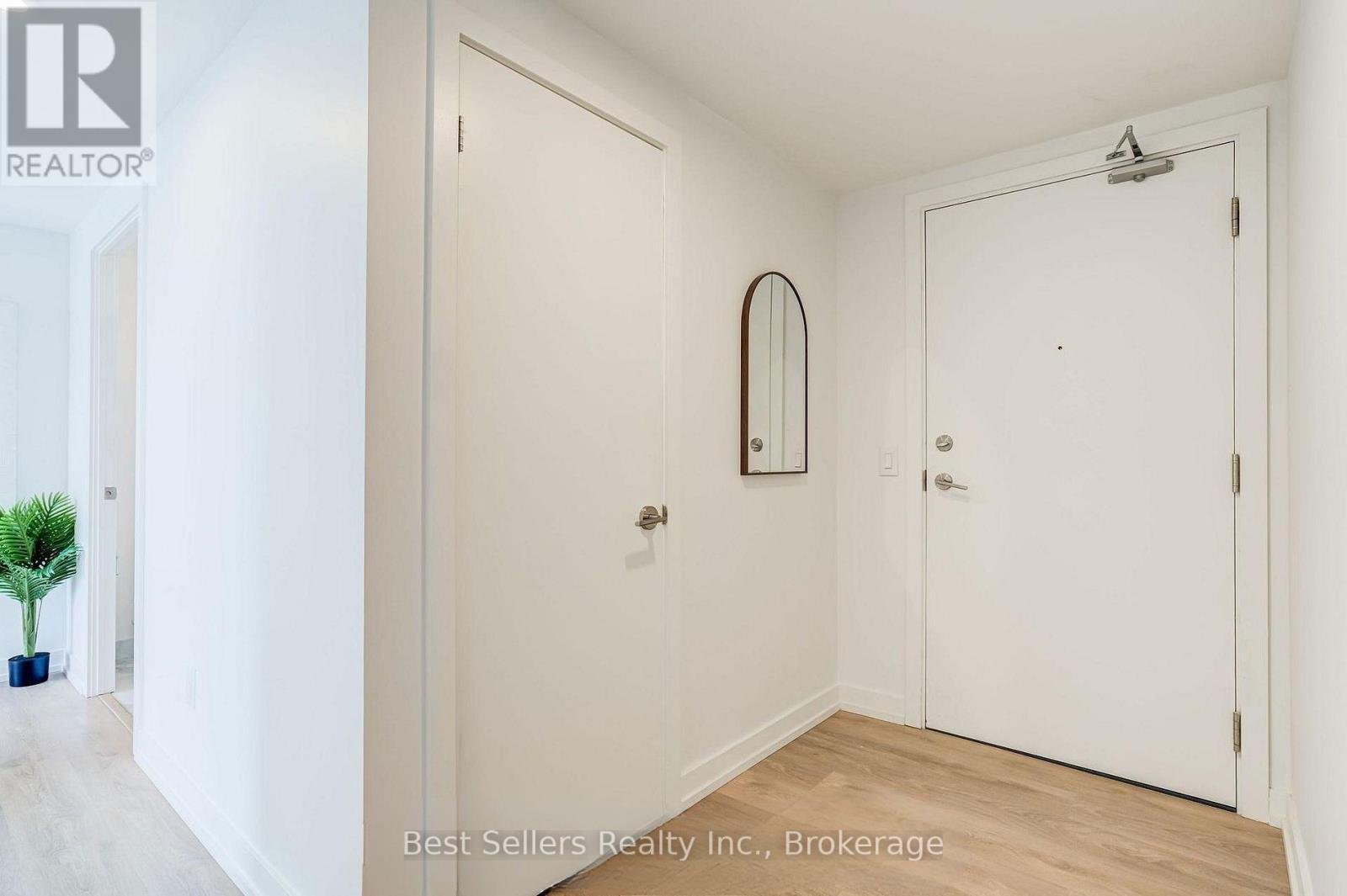 1100 Sheppard Avenue West — photo 26