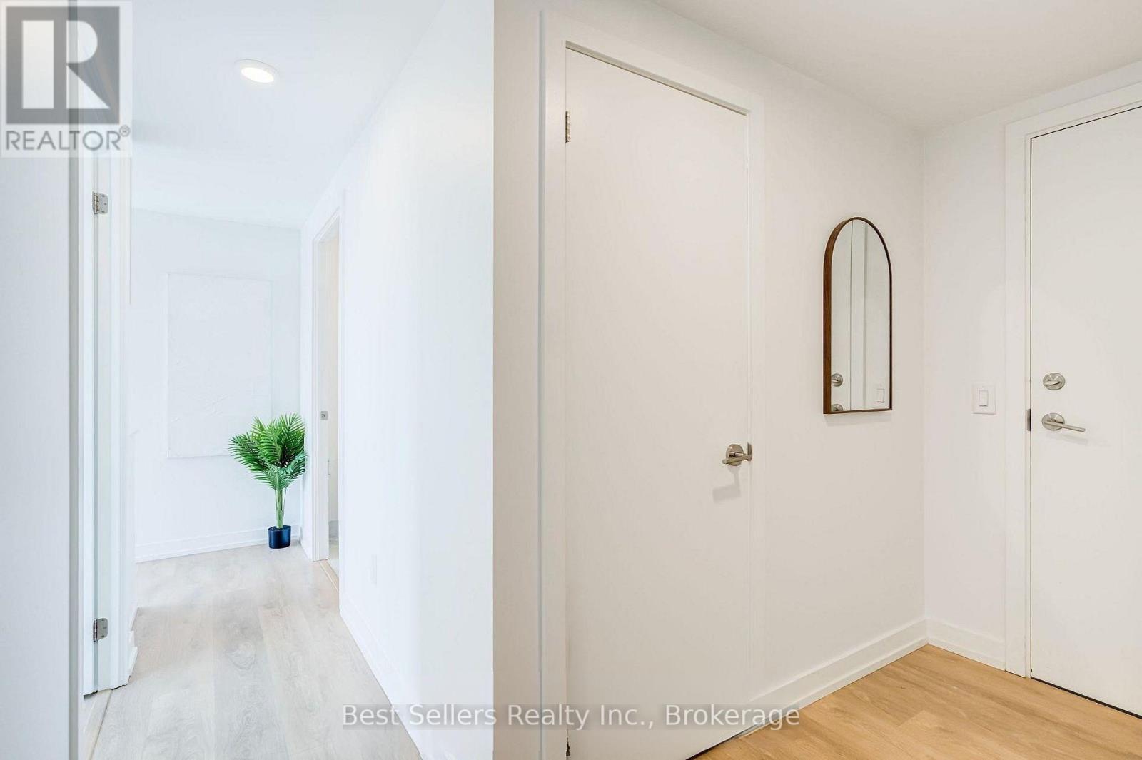 1100 Sheppard Avenue West — photo 27