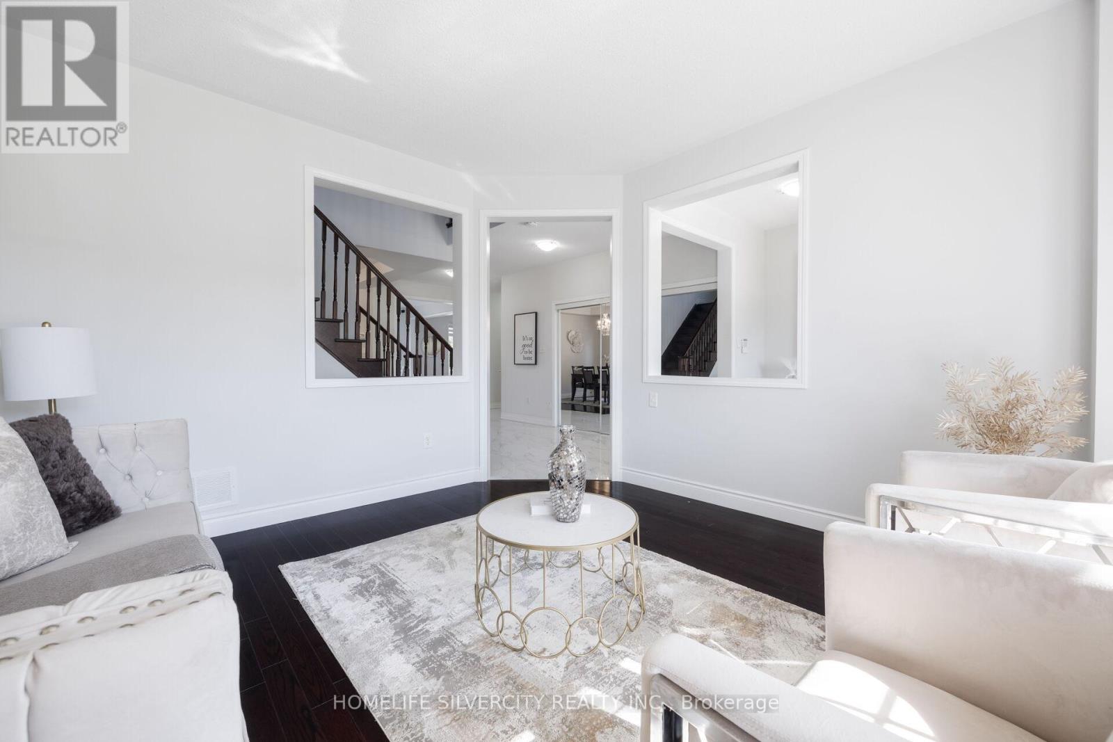 25 Van Hoof Crescent, Brampton, ON photo 12