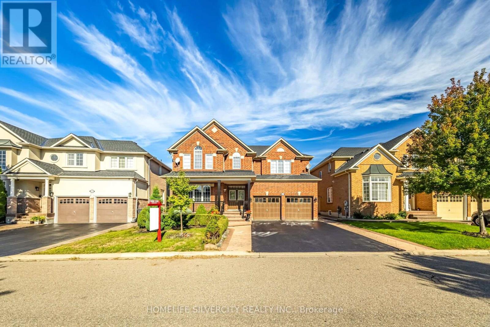 25 Van Hoof Crescent, Brampton, ON photo 3