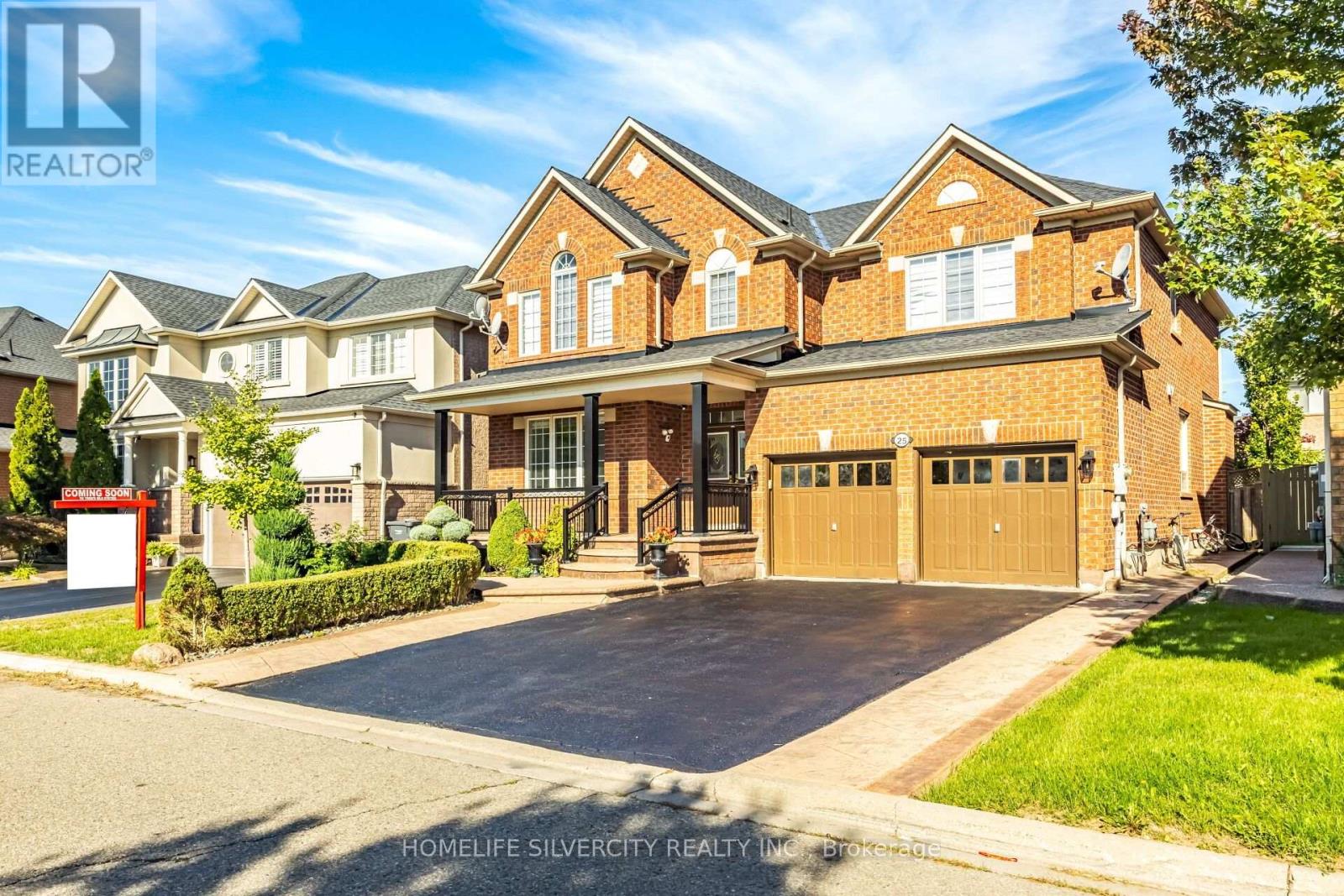 25 Van Hoof Crescent, Brampton, ON photo 4