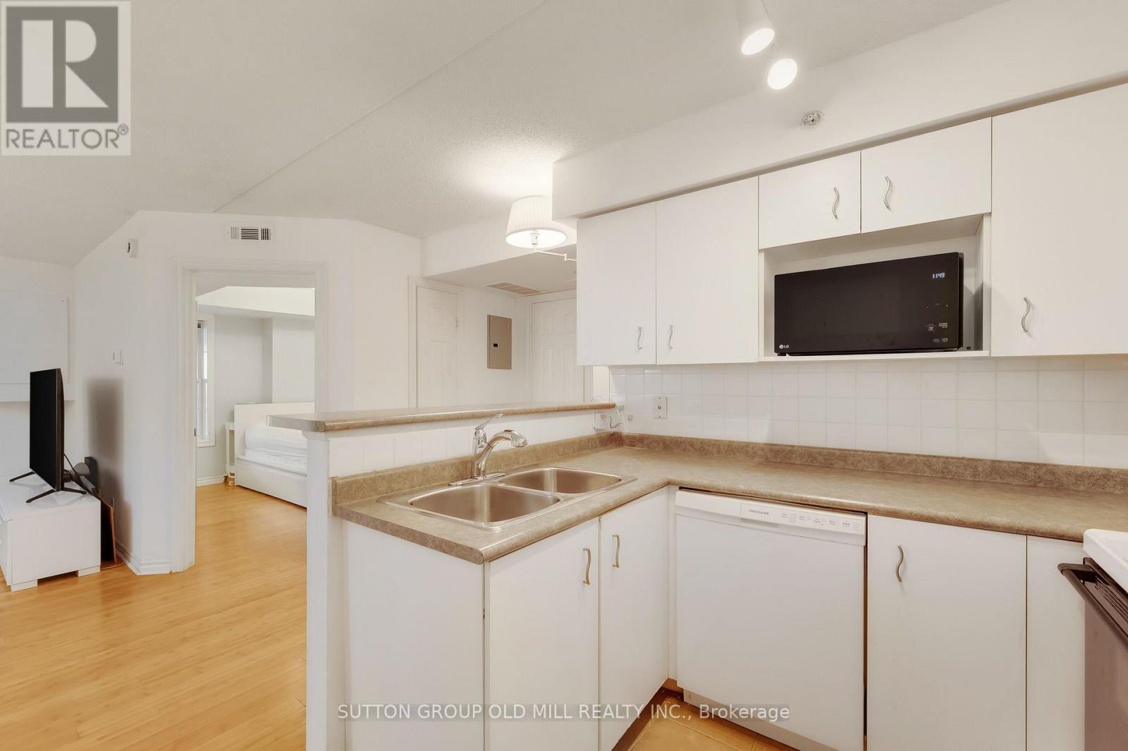 208- 1470 Bishops Gate, Oakville, ON photo 16