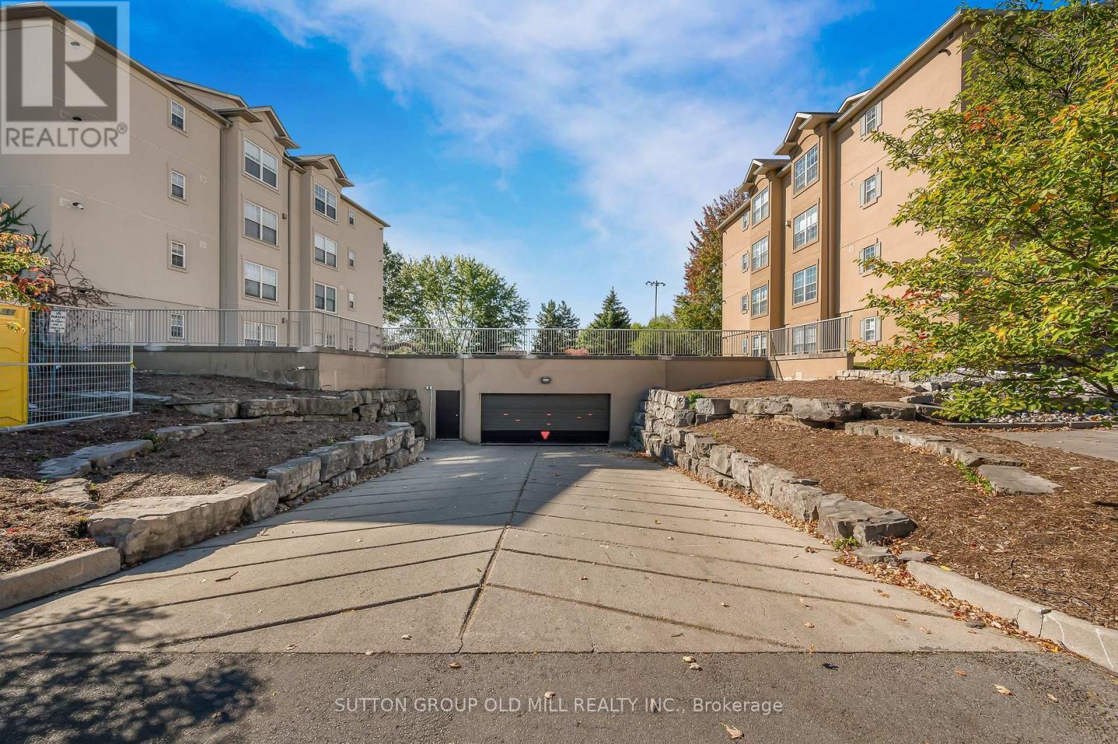 #208 1470 BISHOPS GATE - 27