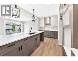 2084 Lancaster Heights SE - photo 4